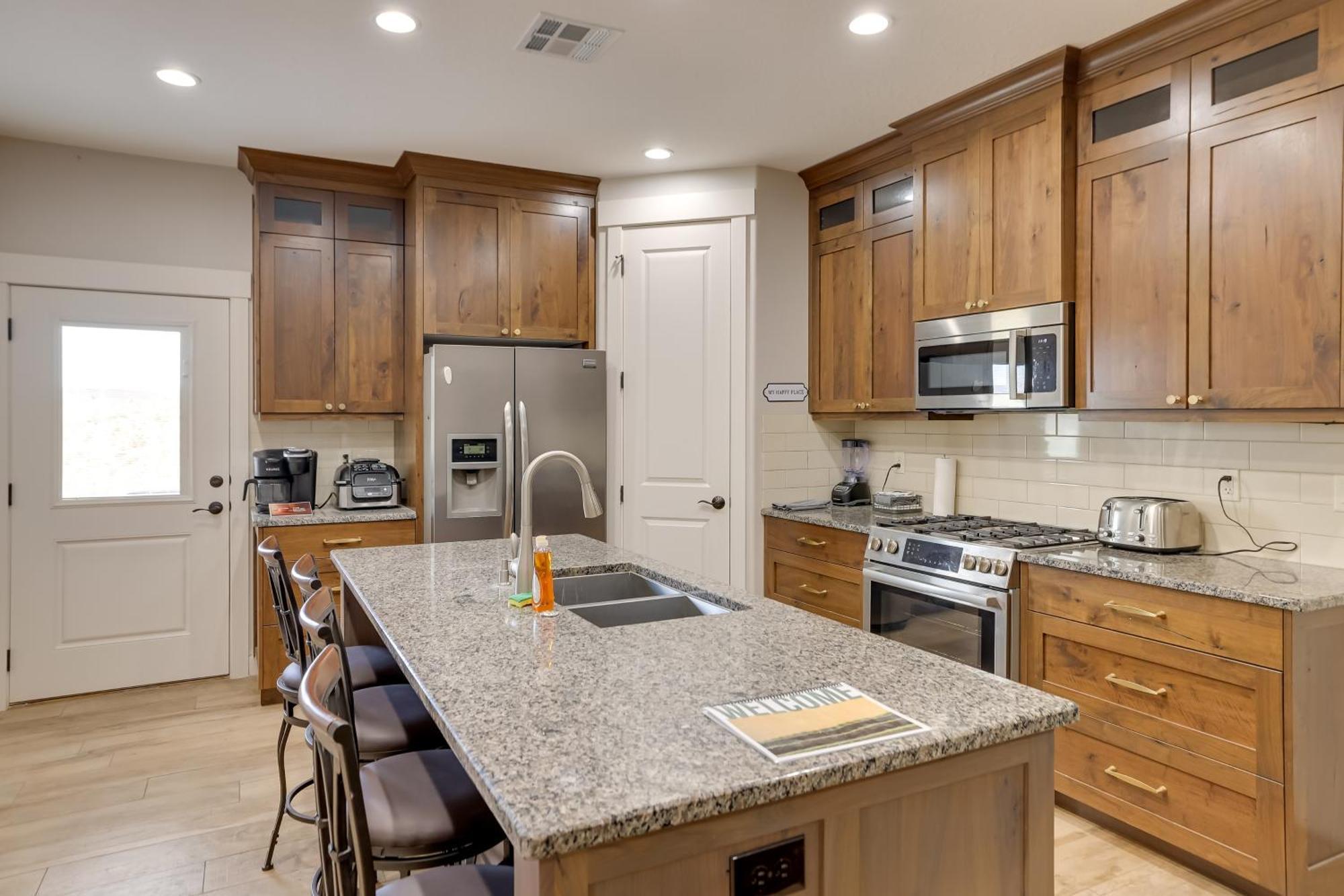 Toquerville Home With Mtn Views, Near State Parks! Exterior photo